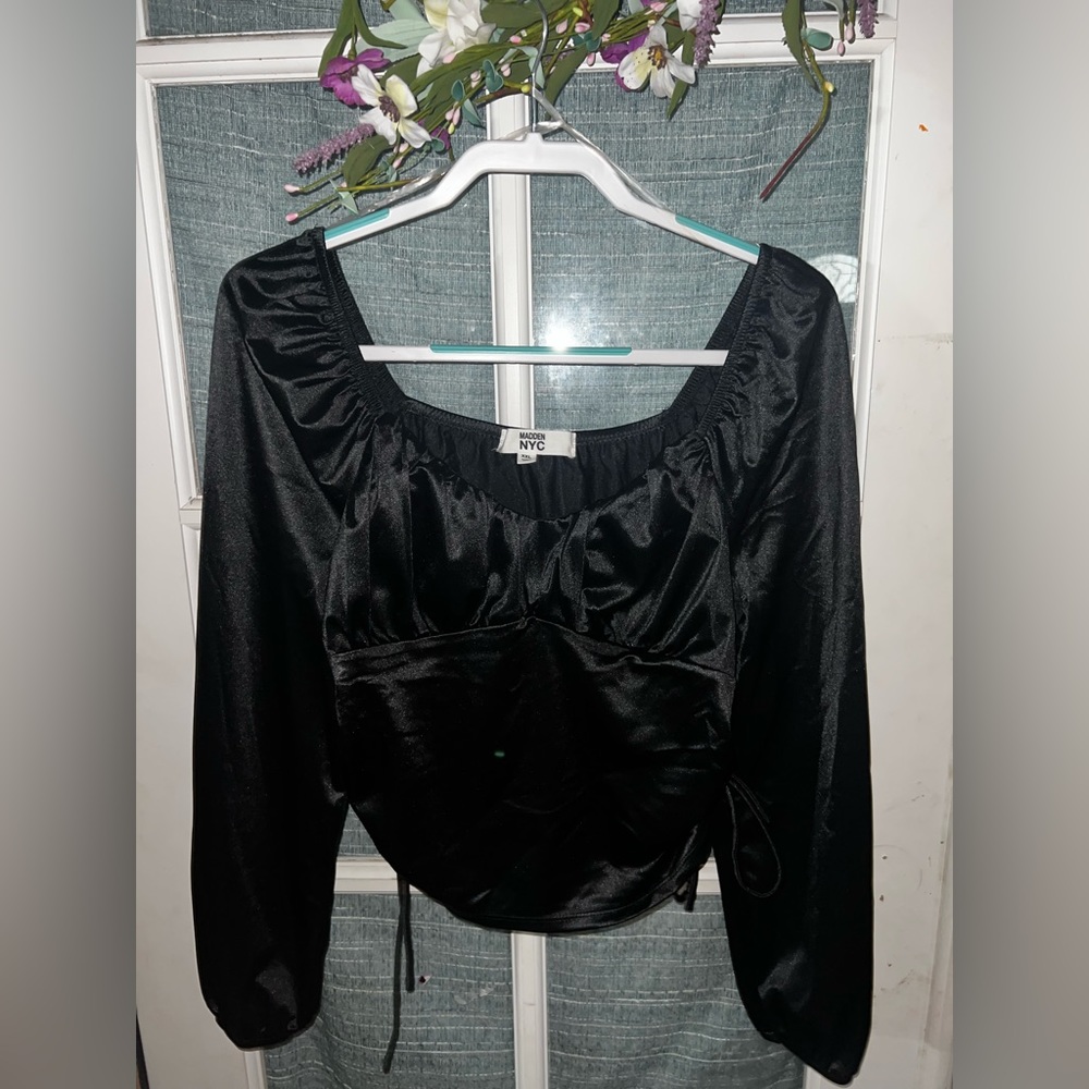 Black crop top blouse